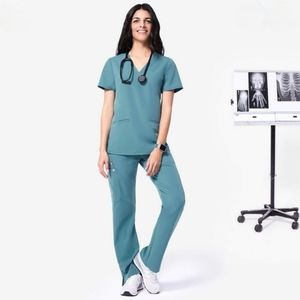 FIGS Top & Bottom Set in Hydrogreen (Limited Edition Color)